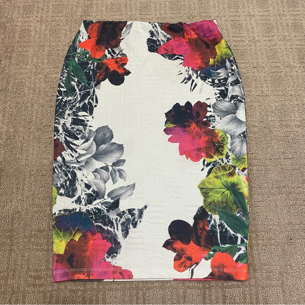 {ASOS} Floral Weave Textured Pencil Style Skirt ~ Size 6